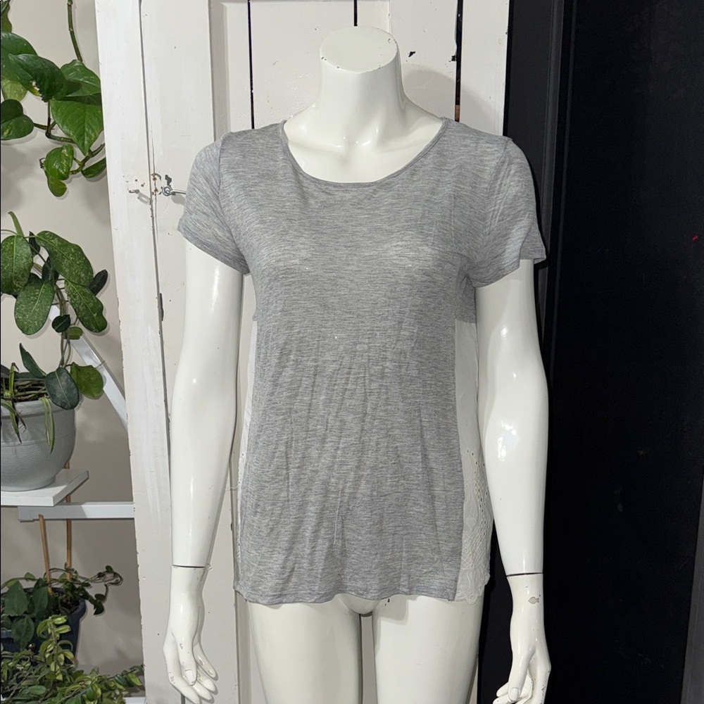 Kensie size sm Gray L/white eyelet boho Women's Casual Top NWOT